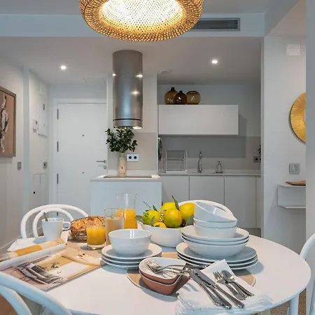 Apartment 80m From Freeparking 500mbwifi *