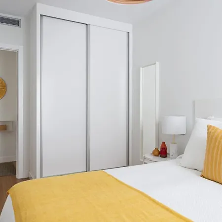 Apartment 80m From Freeparking 500mbwifi *